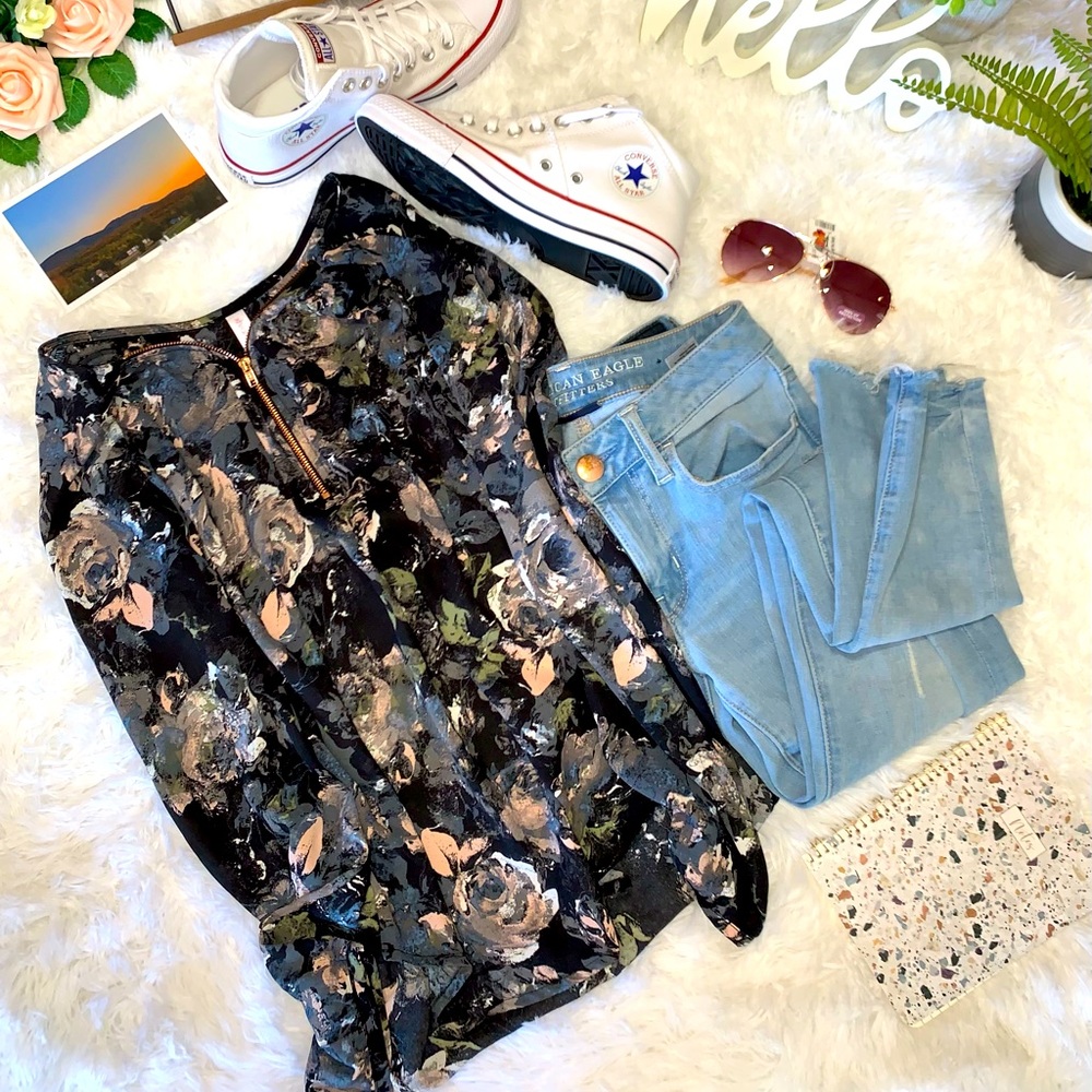 Xhilaration Women’s Small Long-Sleeved Blouse